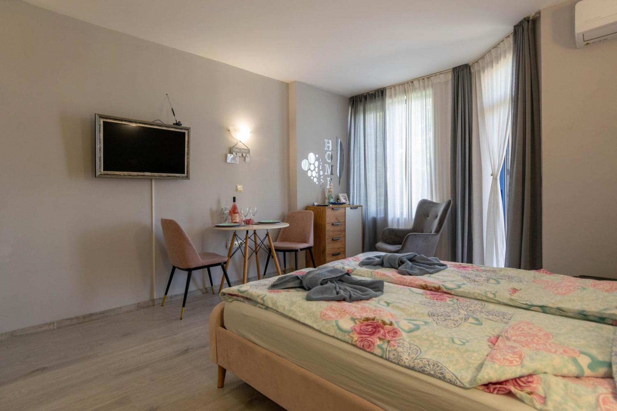 Joy Apartment Pantai Sunny Bagian luar foto