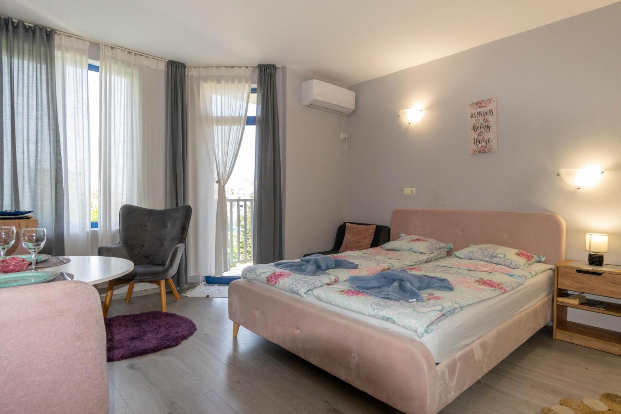 Joy Apartment Pantai Sunny Bagian luar foto